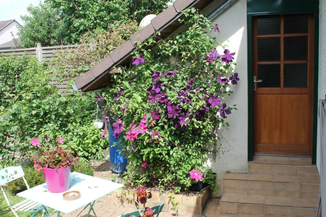 Chambre d'Hôtes Orchidees Nogent-le-Rotrou Exterior foto